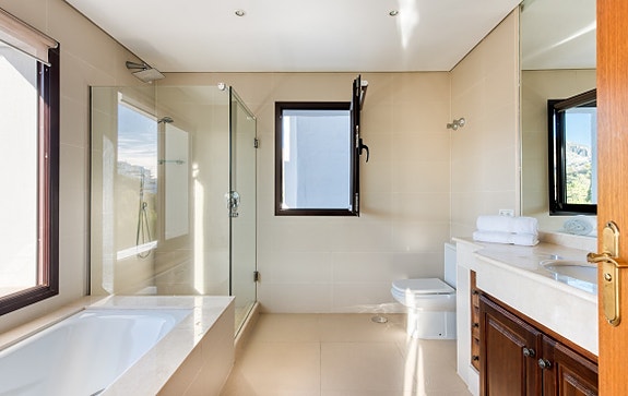 En megler med gode referanser - SPANIA1.no