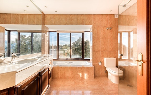 En megler med gode referanser - SPANIA1.no