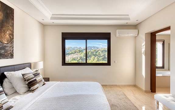 En megler med gode referanser - SPANIA1.no