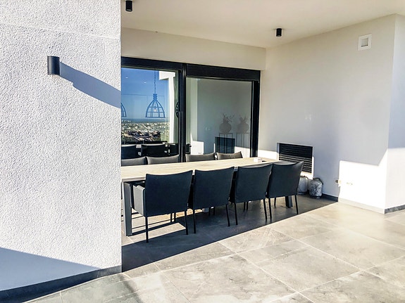 En megler med gode referanser -  SPANIA1.no