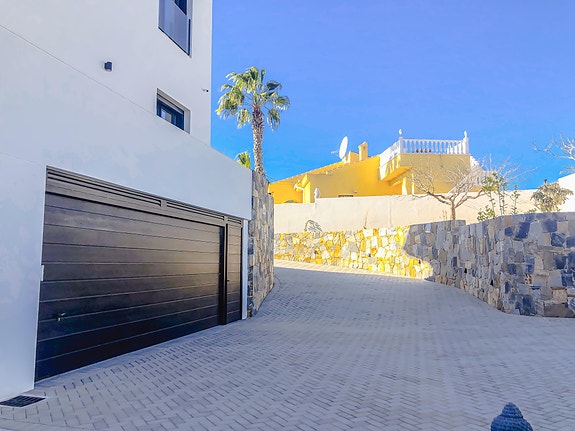 En megler med gode referanser -  SPANIA1.no