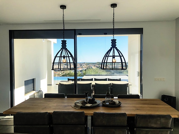 En megler med gode referanser -  SPANIA1.no