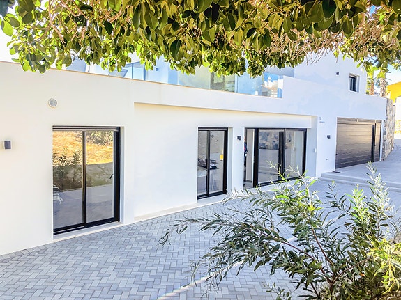 En megler med gode referanser -  SPANIA1.no