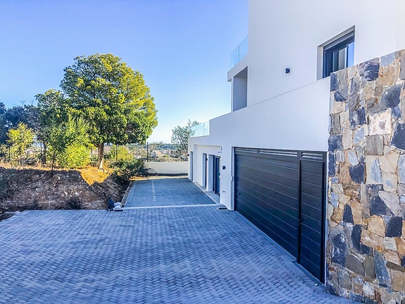 En megler med gode referanser -  SPANIA1.no