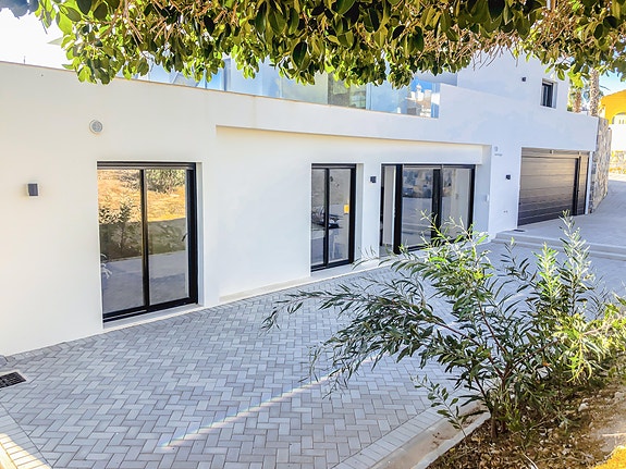 En megler med gode referanser -  SPANIA1.no