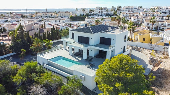 En megler med gode referanser -  SPANIA1.no