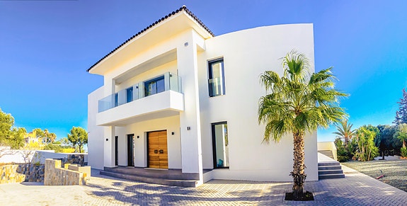 En megler med gode referanser -  SPANIA1.no