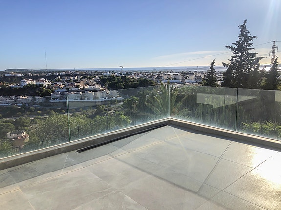 En megler med gode referanser -  SPANIA1.no