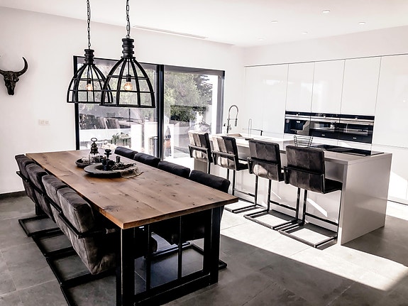 En megler med gode referanser -  SPANIA1.no