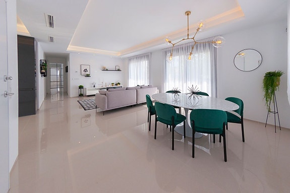 En megler med gode referanser -  SPANIA1.no