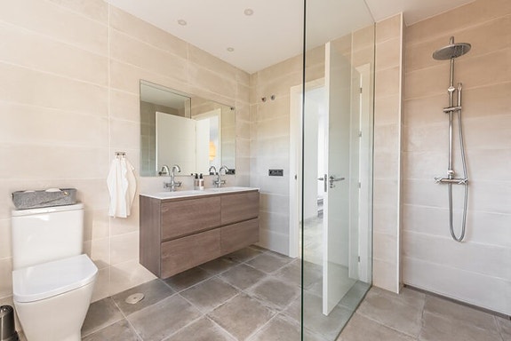 En megler med gode referanser - SPANIA1.no