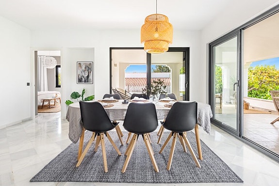 En megler med gode referanser - SPANIA1.no