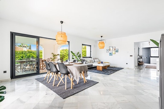 En megler med gode referanser - SPANIA1.no