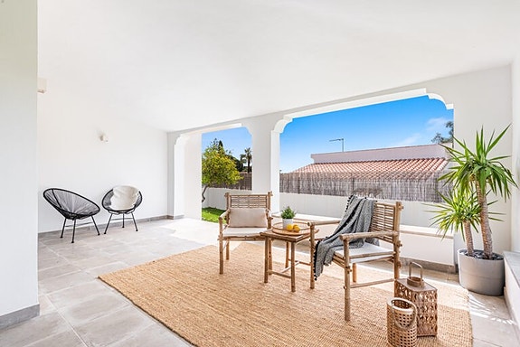 En megler med gode referanser - SPANIA1.no