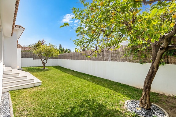 En megler med gode referanser - SPANIA1.no