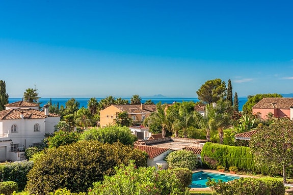 En megler med gode referanser - SPANIA1.no