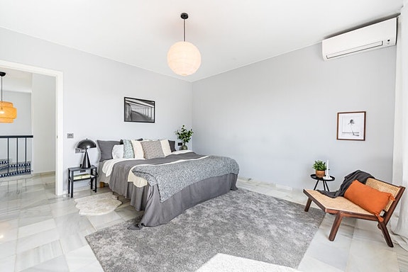 En megler med gode referanser - SPANIA1.no