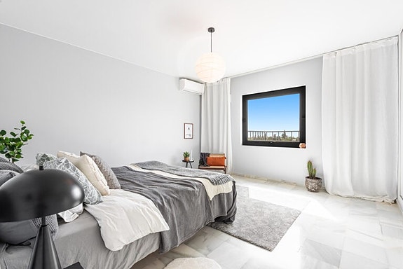 En megler med gode referanser - SPANIA1.no