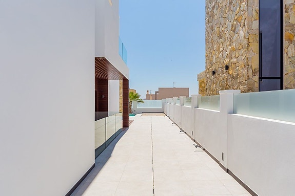 En megler med gode referanser - SPANIA1.no