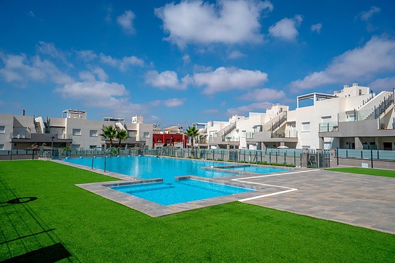 En megler med gode referanser - SPANIA1.no