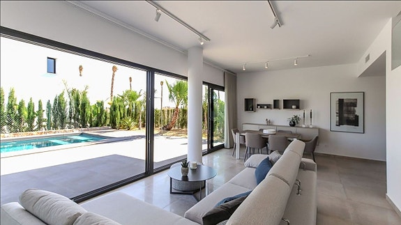 En megler med gode referanser -  SPANIA1.no