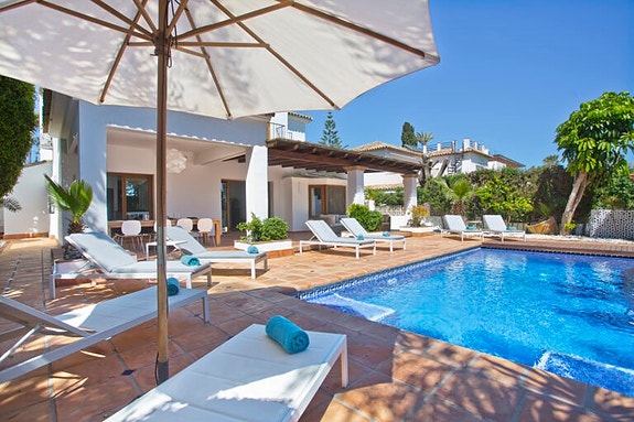 En megler med gode referanser - SPANIA1.no