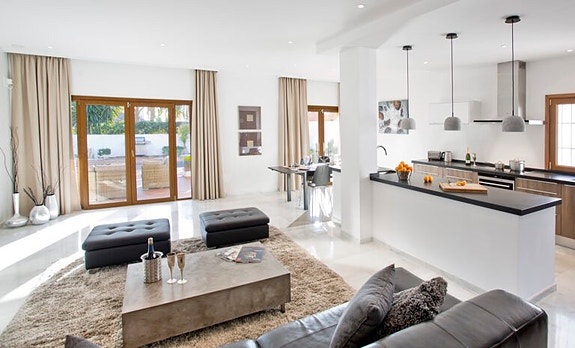 En megler med gode referanser - SPANIA1.no