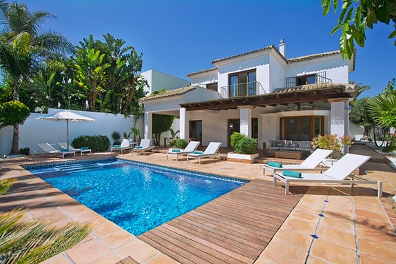 En megler med gode referanser - SPANIA1.no