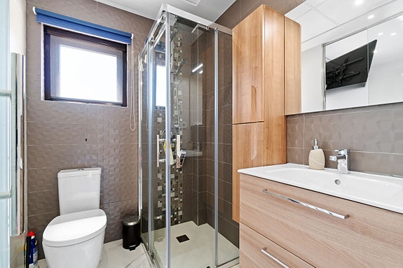 En megler med gode referanser -  SPANIA1.no