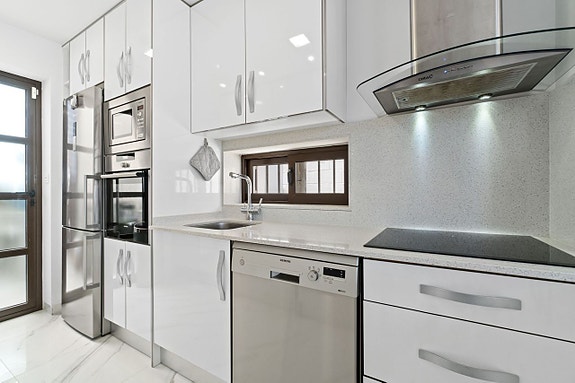 En megler med gode referanser -  SPANIA1.no