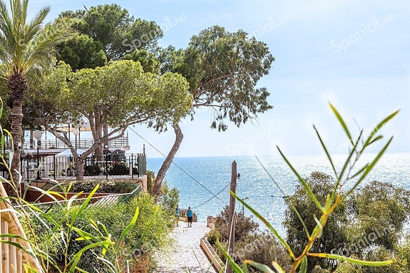 En megler med gode referanser - SPANIA1.no