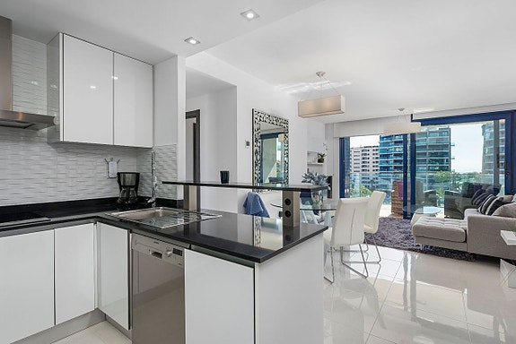 En megler med gode referanser - SPANIA1.no