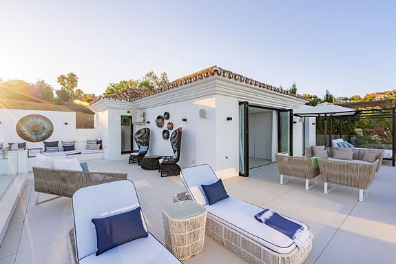 En megler med gode referanser - SPANIA1.no