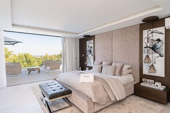 En megler med gode referanser - SPANIA1.no