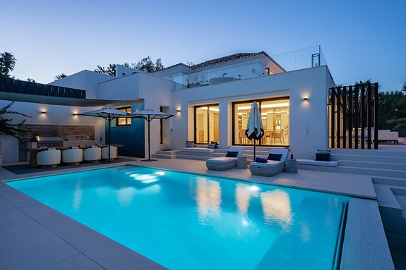 En megler med gode referanser - SPANIA1.no