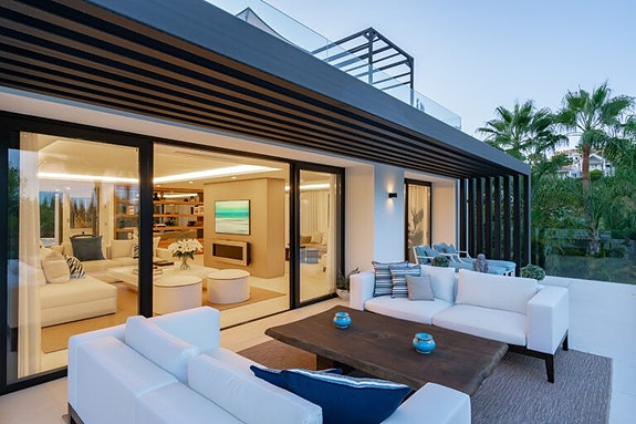 En megler med gode referanser - SPANIA1.no