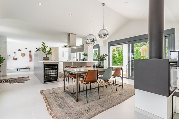 En megler med gode referanser - SPANIA1.no