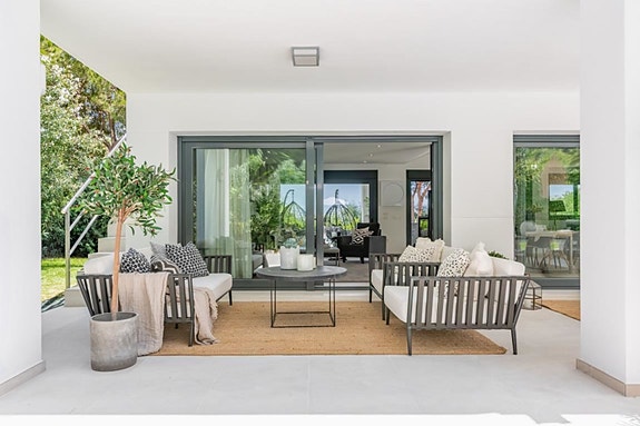 En megler med gode referanser - SPANIA1.no