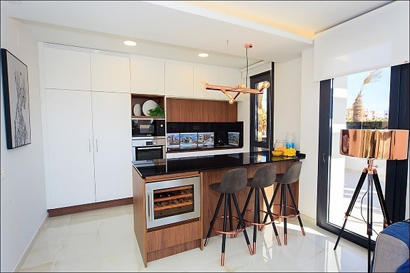 En megler med gode referanser -  SPANIA1.no