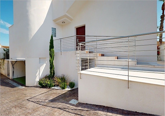 En megler med gode referanser - SPANIA1.no