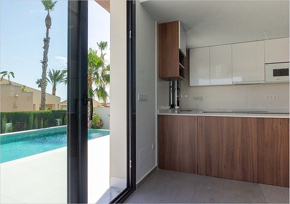 En megler med gode referanser - SPANIA1.no