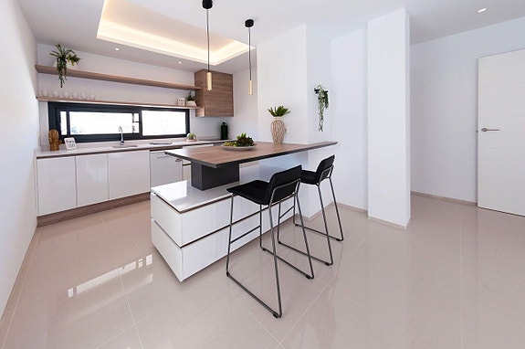 En megler med gode referanser -  SPANIA1.no