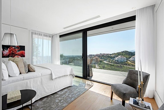 En megler med gode referanser - SPANIA1.no