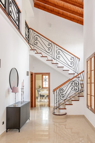 En megler med gode referanser - SPANIA1.no