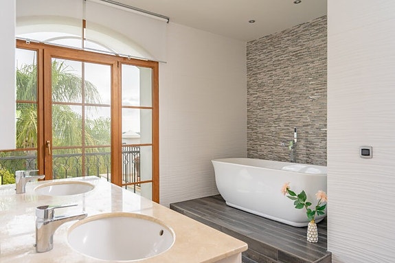 En megler med gode referanser - SPANIA1.no