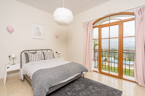 En megler med gode referanser - SPANIA1.no