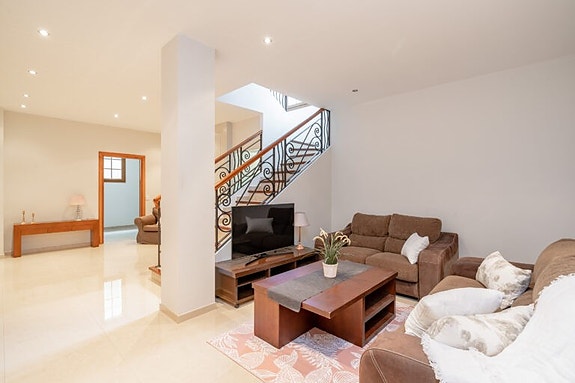 En megler med gode referanser - SPANIA1.no