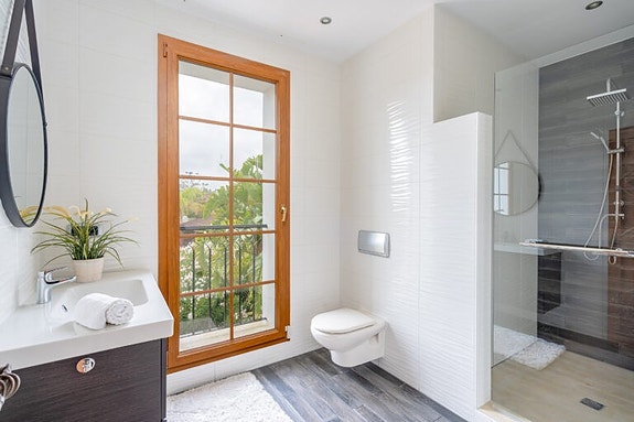 En megler med gode referanser - SPANIA1.no