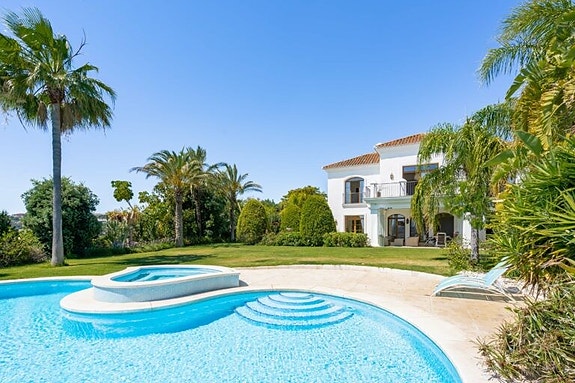 En megler med gode referanser - SPANIA1.no