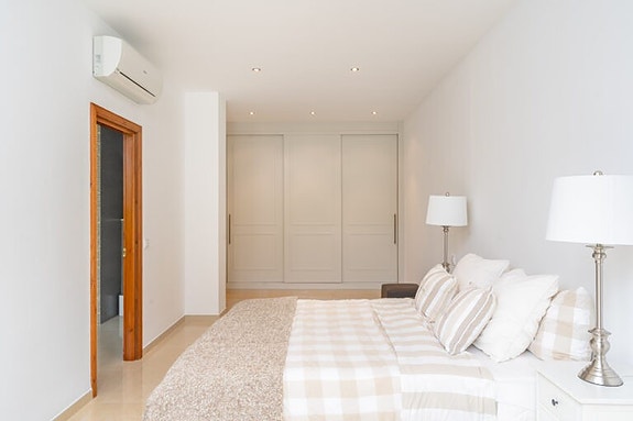 En megler med gode referanser - SPANIA1.no